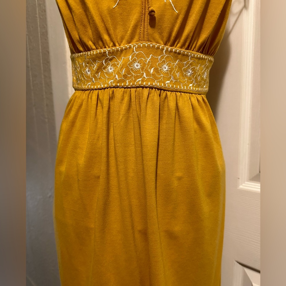 Vintage Forever 21 Embroidered Dress - Picture 7 of 8